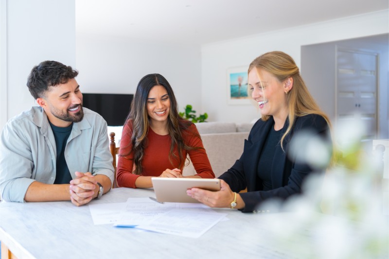 Shopping for Multiple Lenders